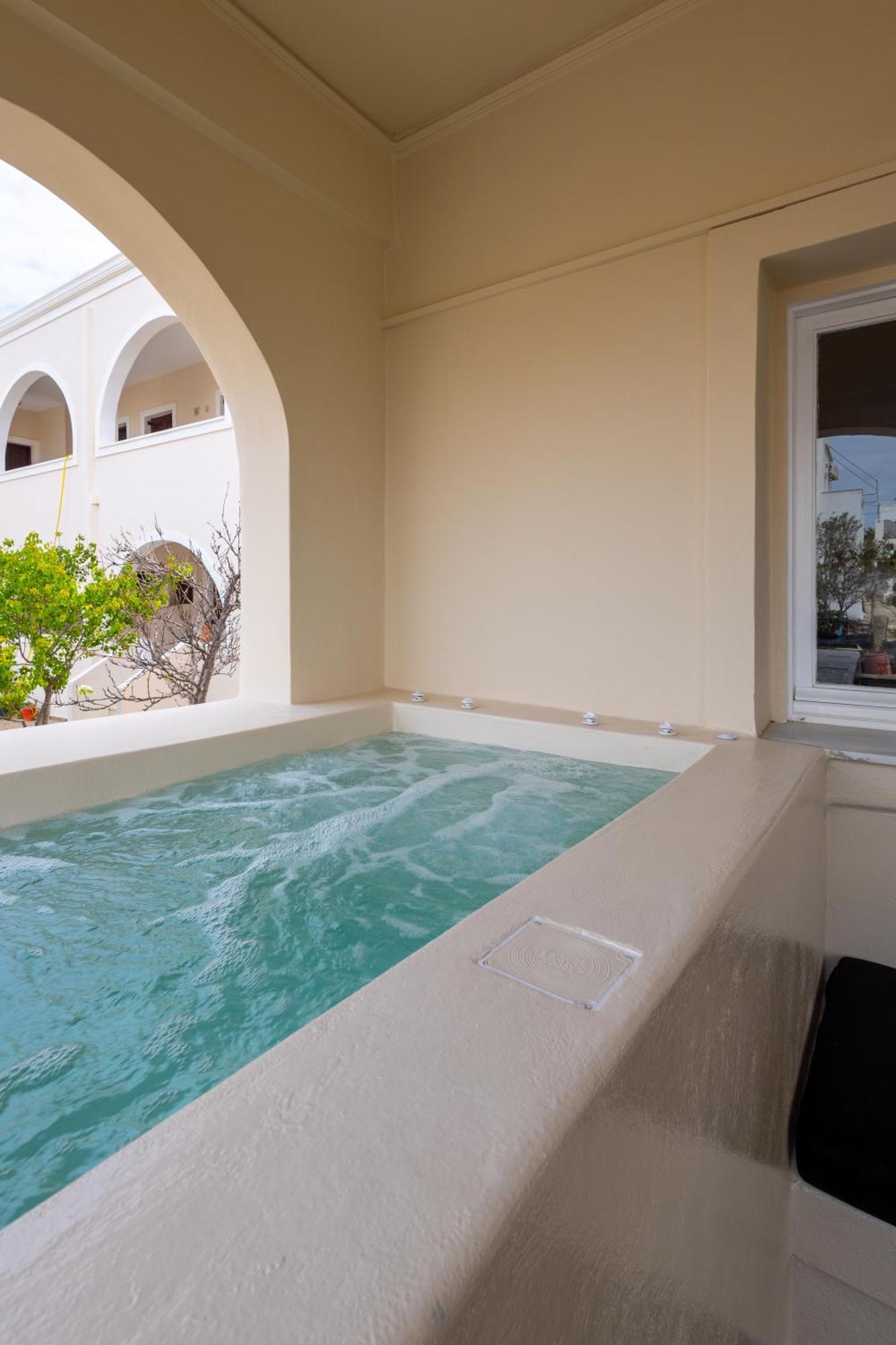 Blackrock Suites Karterados  Dış mekan fotoğraf